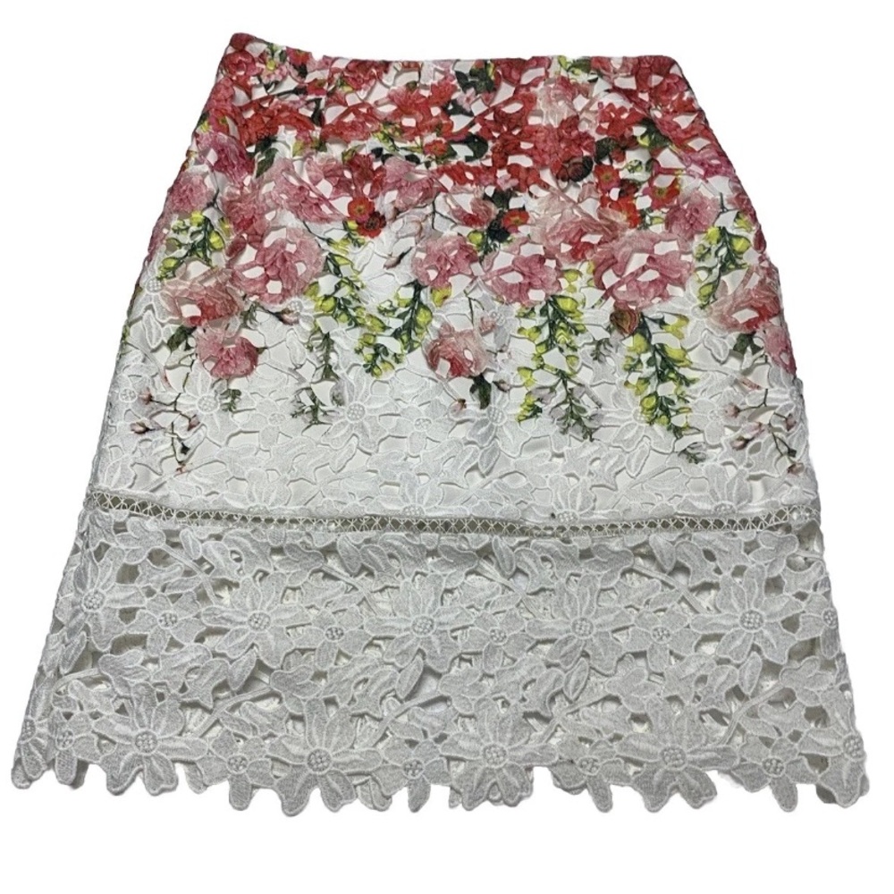 Antonio Melani size 8 cutout floral overlay with 7” lace hem